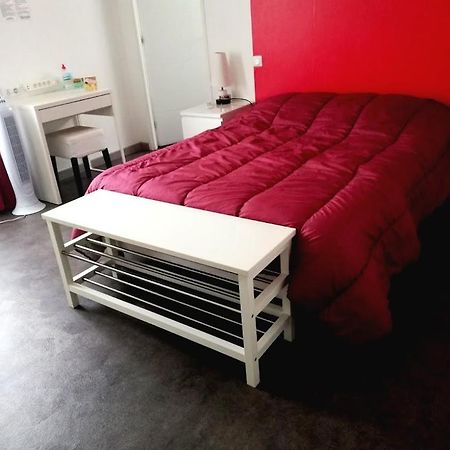 Chambre Avec Salle De Bain Privatisee Avec Petit Dejeuner Compris Auxonne Bagian luar foto