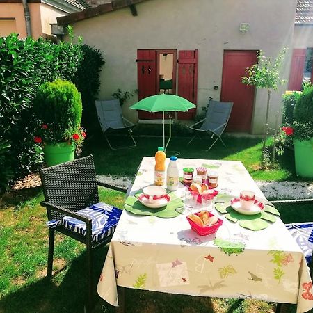 Chambre Avec Salle De Bain Privatisee Avec Petit Dejeuner Compris Auxonne Bagian luar foto