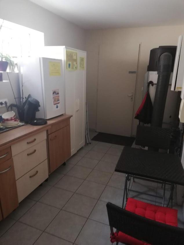 Chambre Avec Salle De Bain Privatisee Avec Petit Dejeuner Compris Auxonne Bagian luar foto