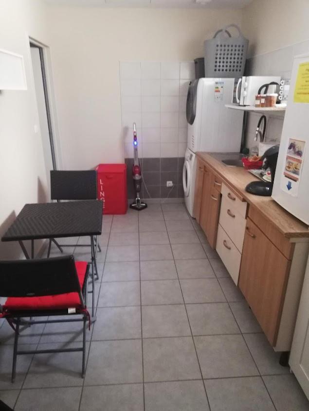 Chambre Avec Salle De Bain Privatisee Avec Petit Dejeuner Compris Auxonne Bagian luar foto