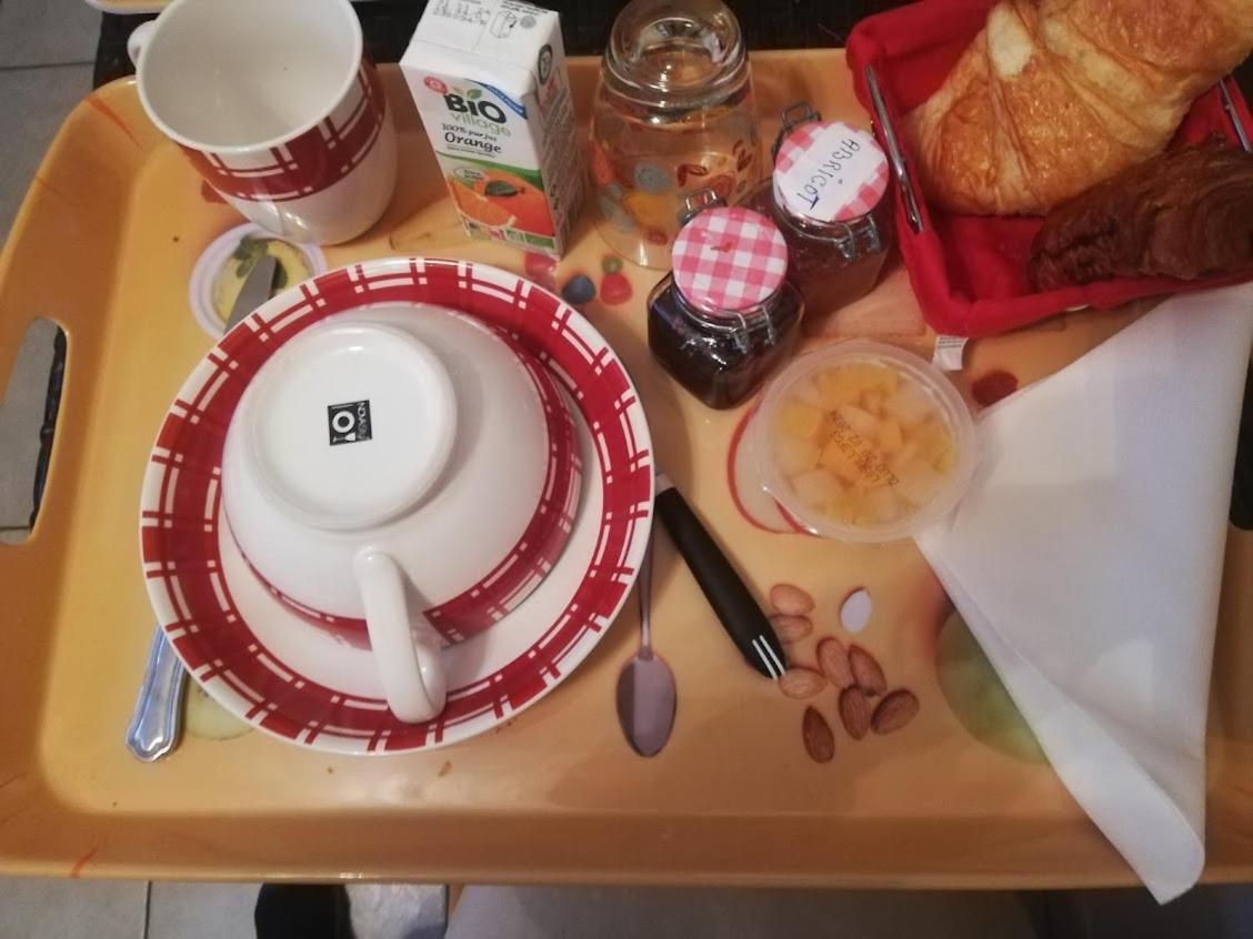 Chambre Avec Salle De Bain Privatisee Avec Petit Dejeuner Compris Auxonne Bagian luar foto